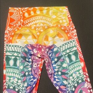 Om Shanti Clothing Multicolor Geometric Leggings